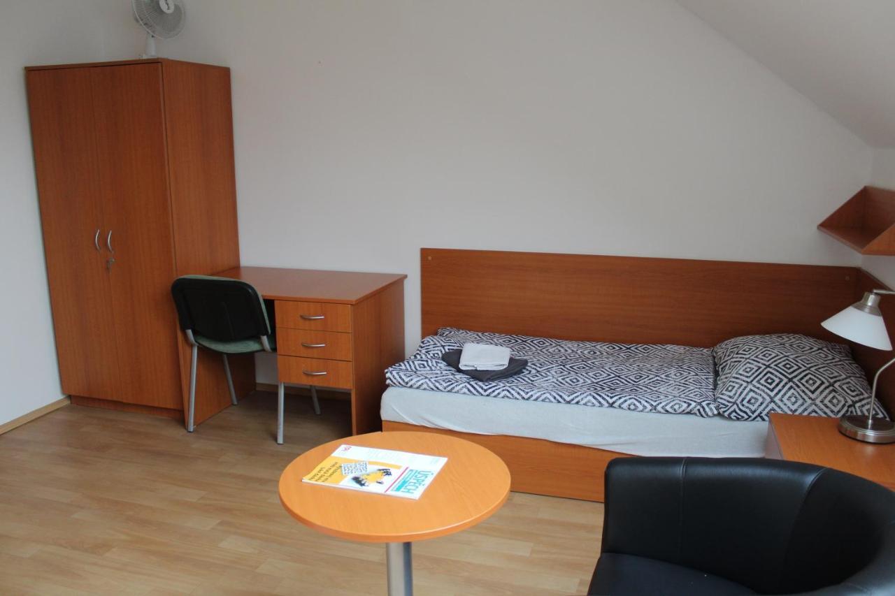 Ubytovani Na Spejcharu, Zelevcice Slaný Extérieur photo