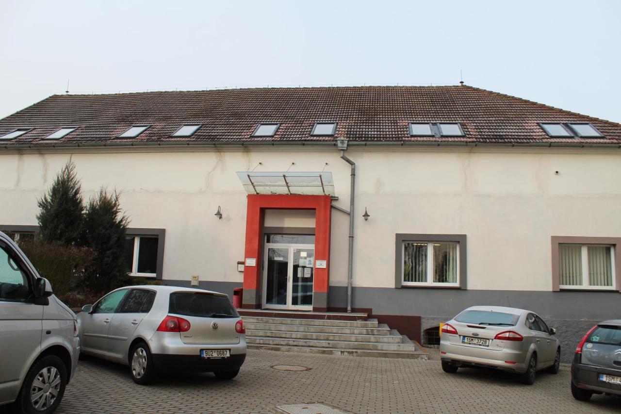 Ubytovani Na Spejcharu, Zelevcice Slaný Extérieur photo