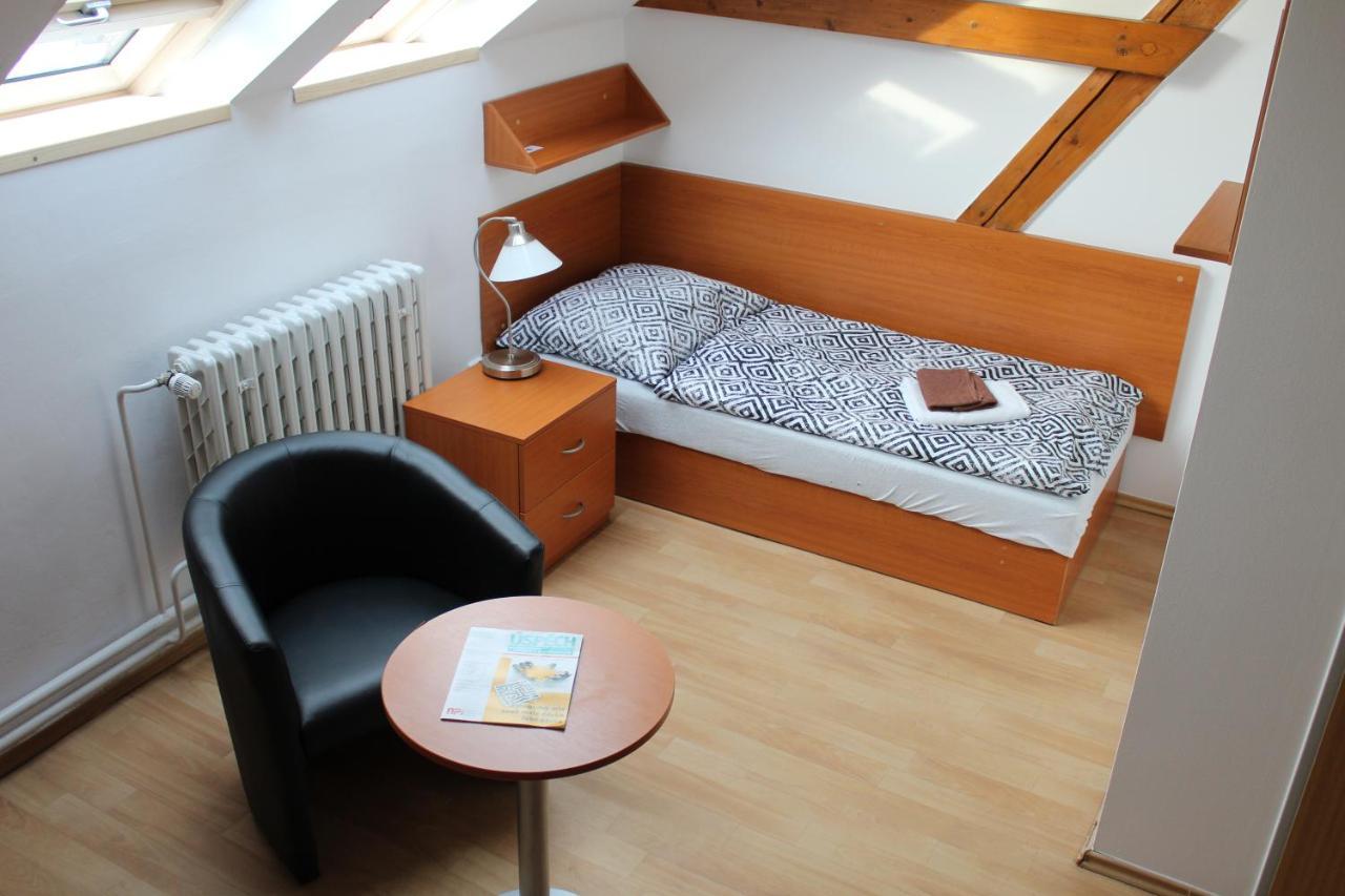 Ubytovani Na Spejcharu, Zelevcice Slaný Extérieur photo